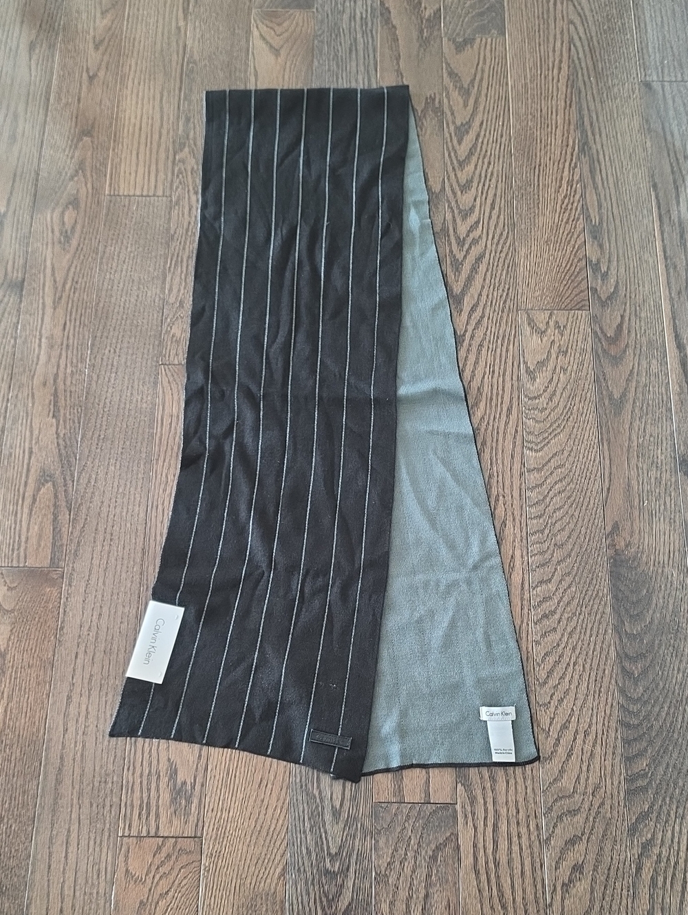 NWT Calvin Klein Black Pinstripe Reversible Scarf
